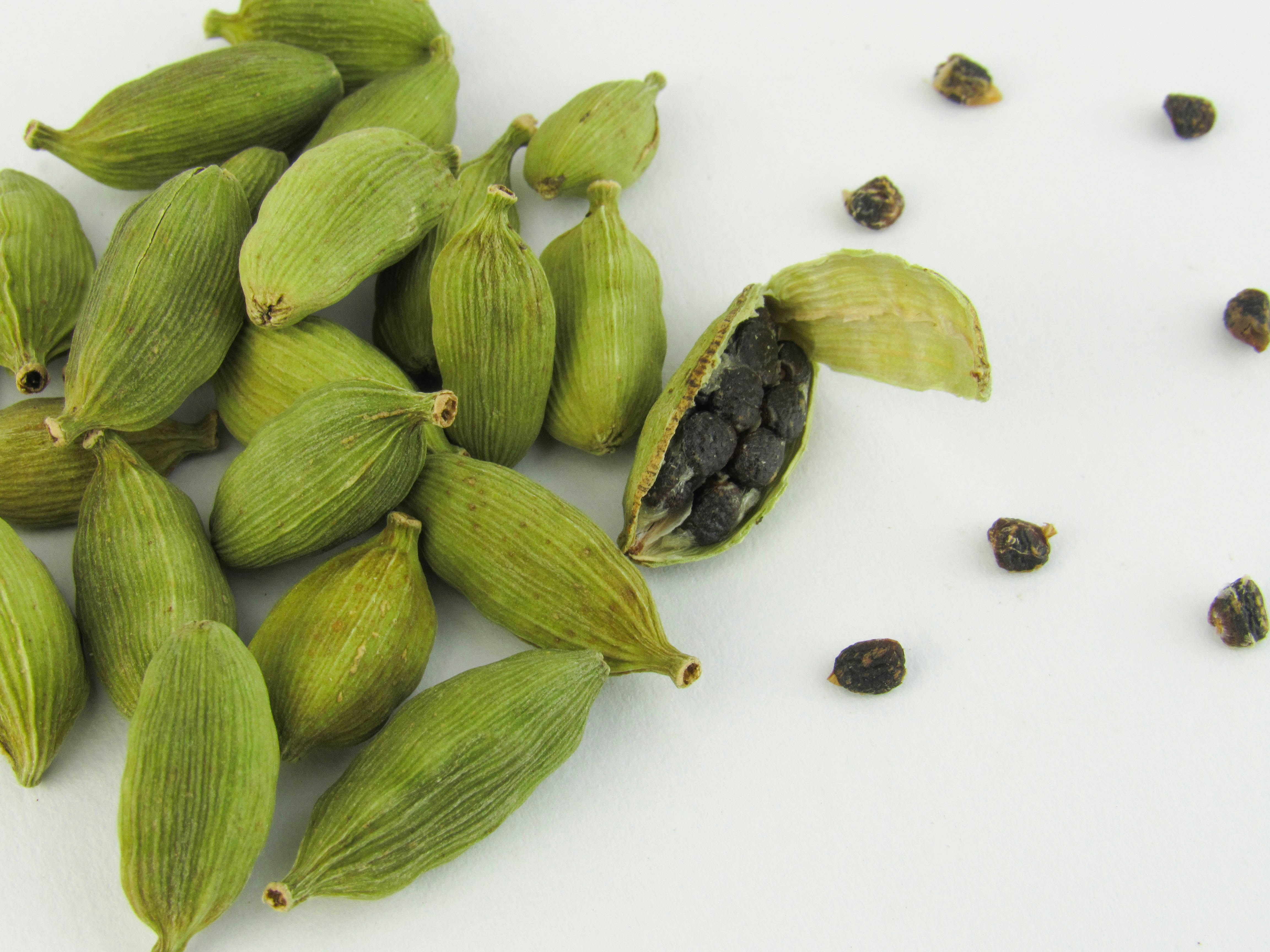Fresh green cardamom pods